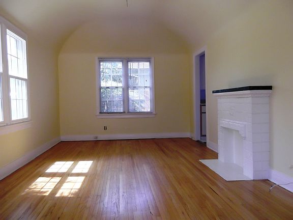 2nd image of 2507 Griffith Park Blvd