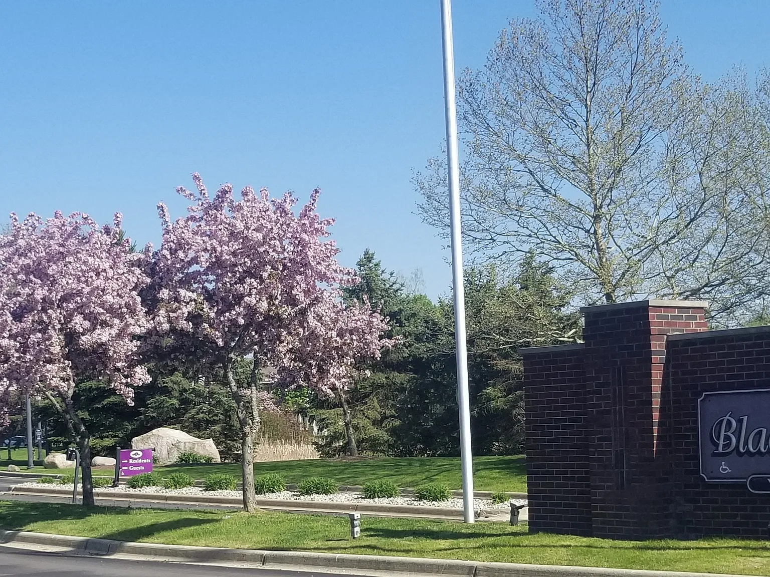 Blackberry Creek Village Apartments — Photo 2