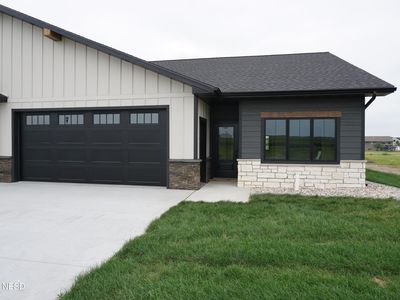 3331 10th Ave NW, Watertown, SD, 57201