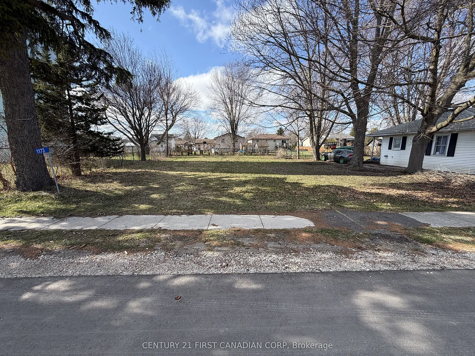 1173 Jane St photo 1