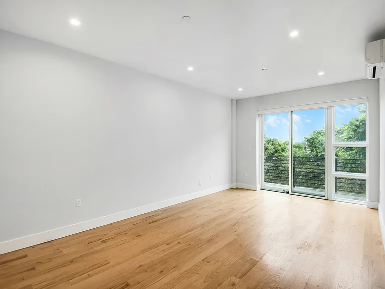 71 Cooper St #4B — Photo 4