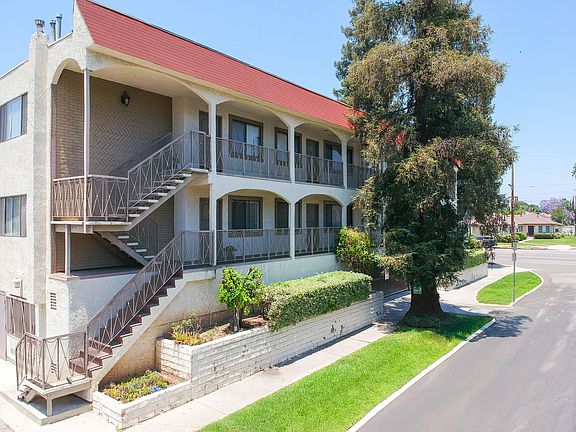 2nd image of 14802 Burbank Blvd APT 3