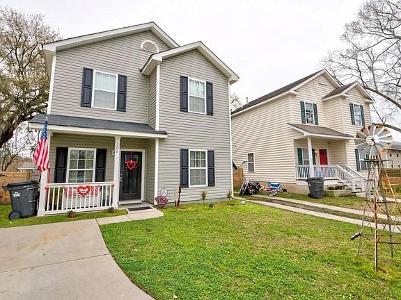 Live Oaks Home close to Park Circle