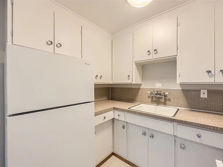 8257 Corliss — Photo 3