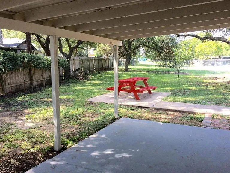 1817 Taron Cv — Photo 21