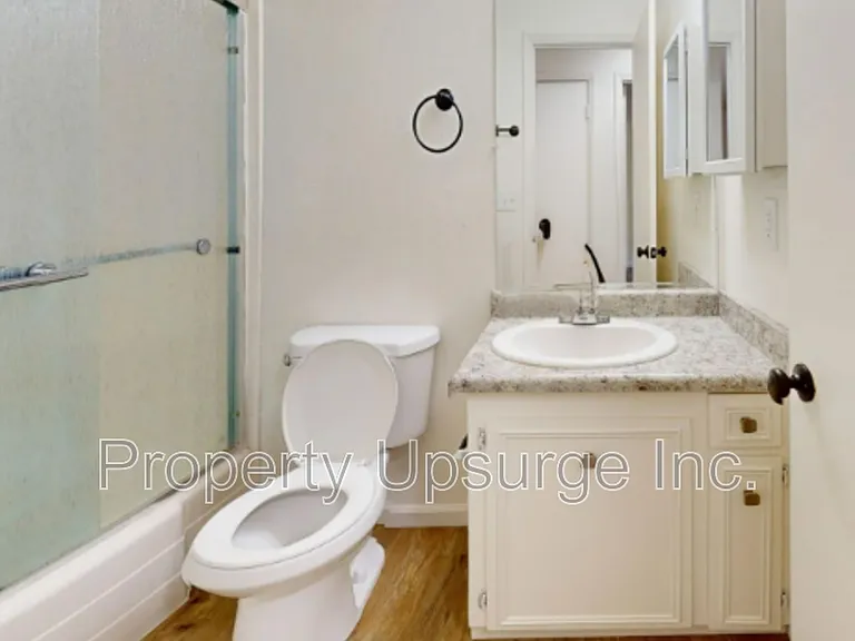 1063 Del Sol Pl #D — Photo 3