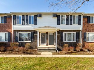 1131 Tienken Ct, Rochester, MI 48306