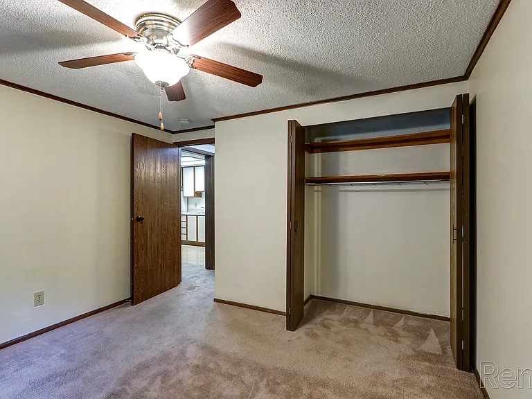 Easton Ridge Apartments — Photo 8