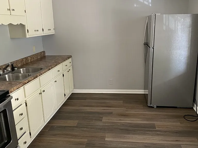 1200 Louisville St — Photo 6
