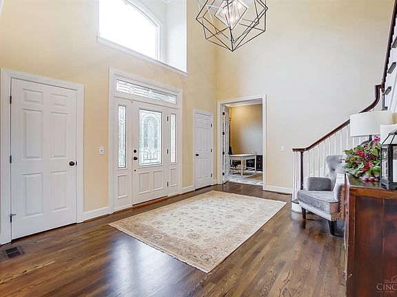 3rd image of 10061 Whitebridge Ct