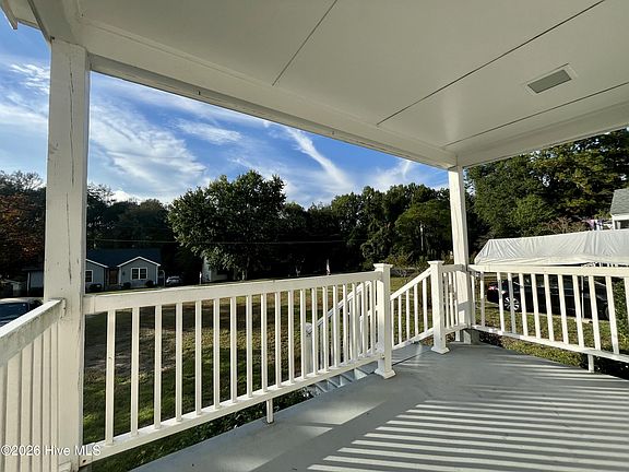 2nd image of 529 W Chapin Rd