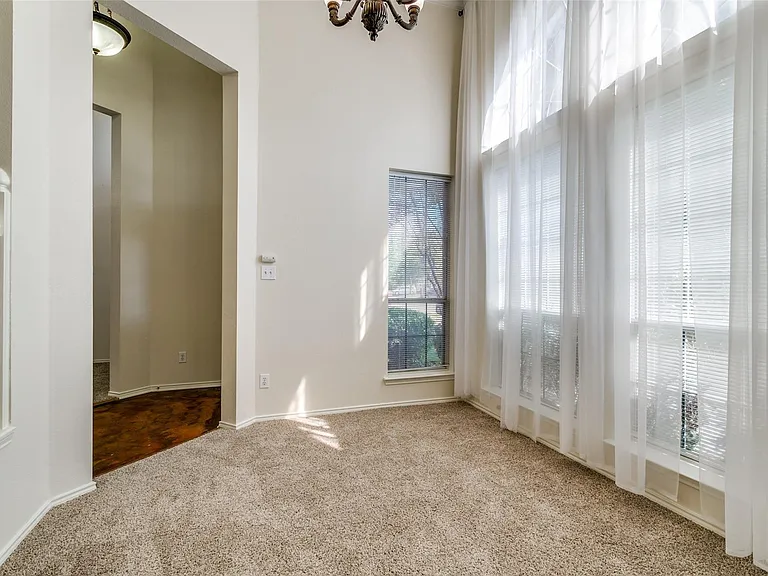1649 Bennington Dr — Photo 22