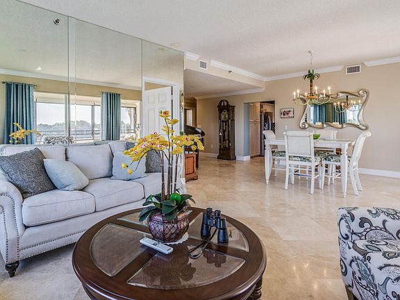 4th image of 936 Oak Harbour Dr