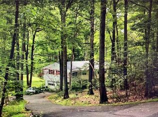 5 Rayzoe Ter, Hamden, CT 06514