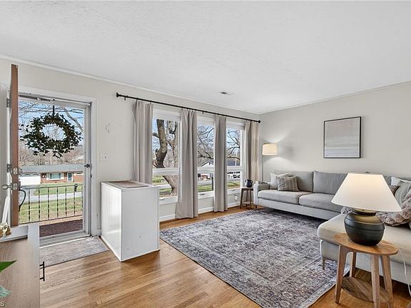 3rd image of 408 Forestwood Dr