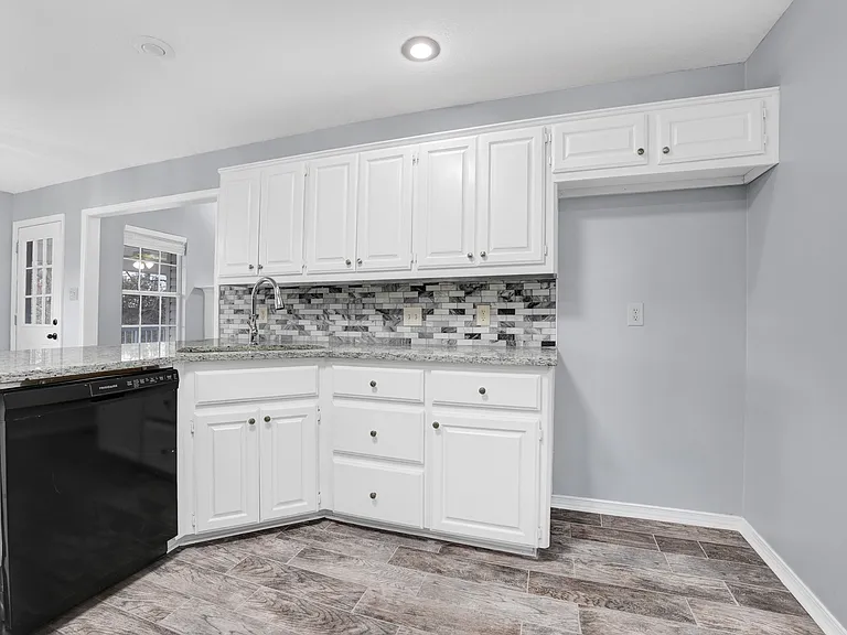 3401 Kinross Dr — Photo 14