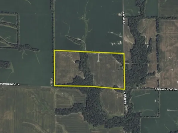 5301 N Ridge Rd, Olney, IL 62450