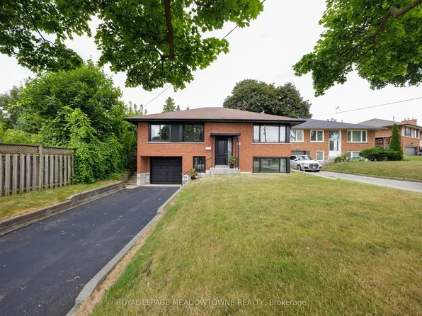 92 The Westway, Toronto, ON M9P 2B2