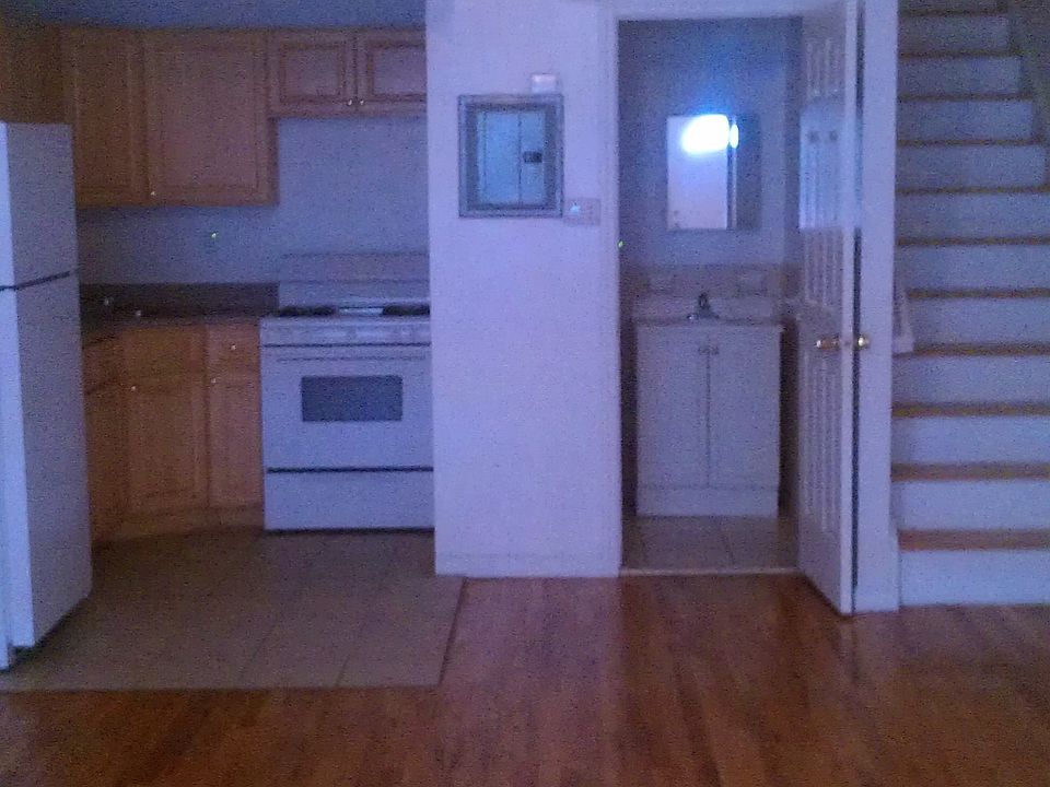 2nd image of 447 E 139th St #2