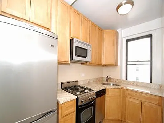 Rented by Buchbinder & Warren | media 9