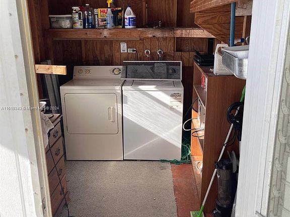 3rd image of 1332 S 33rd Ave