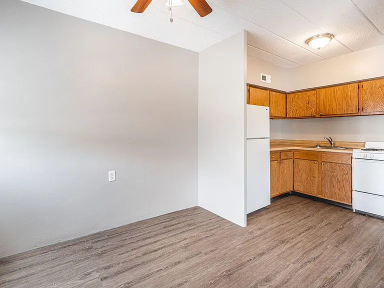 309 Apartments — Photo 12