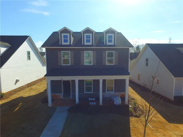 1048 Fairfield Dr, Seneca, SC 29678