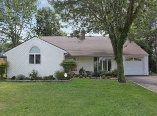 128 Rolling Hill Rd, Manhasset, NY 11030