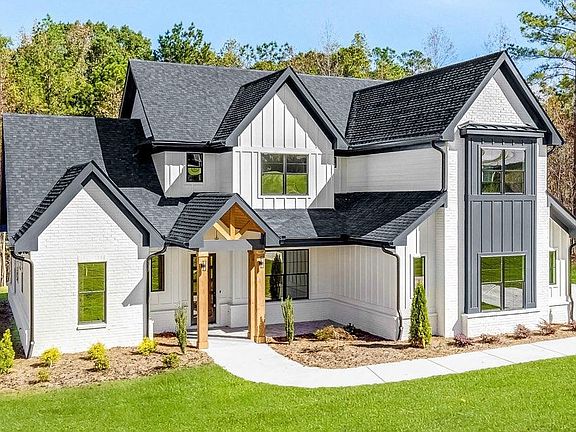 3rd image of 121 Forest Berry Ct