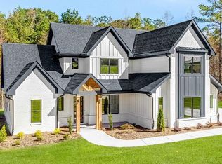 121 Forest Berry Ct, Newnan, GA 30265