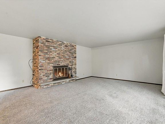 4th image of 5302 Comanche Way