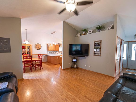 2nd image of 29611 Lehigh Dr