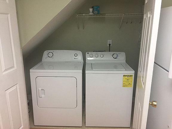 4th image of 315 Saint Rosea Dr