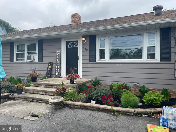 240 Arkansas Ave, Toms River, NJ 08753