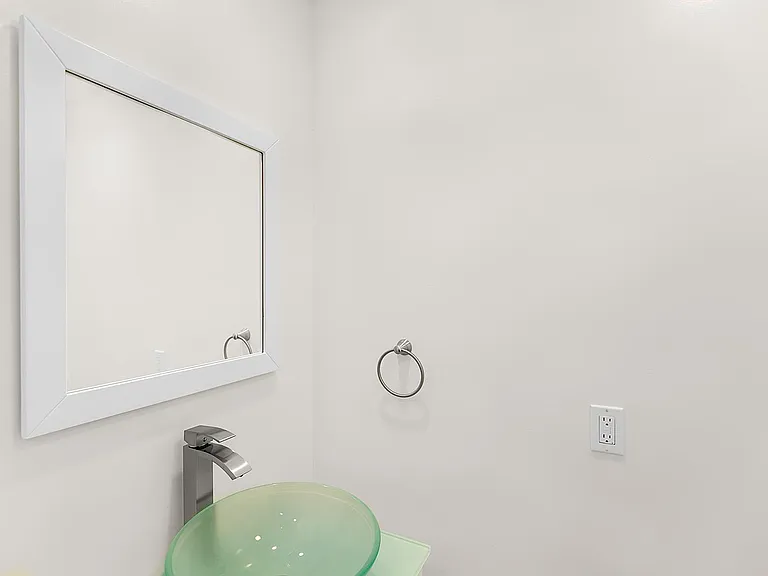 1745 Selby Ave #20 — Photo 22