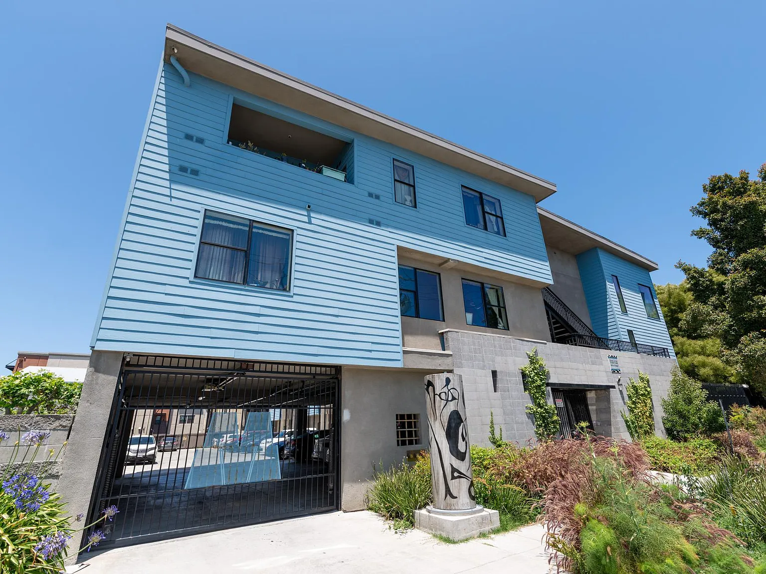 2 bed, 1.5 bath, 830 sqft, $2,698 — Photo 4