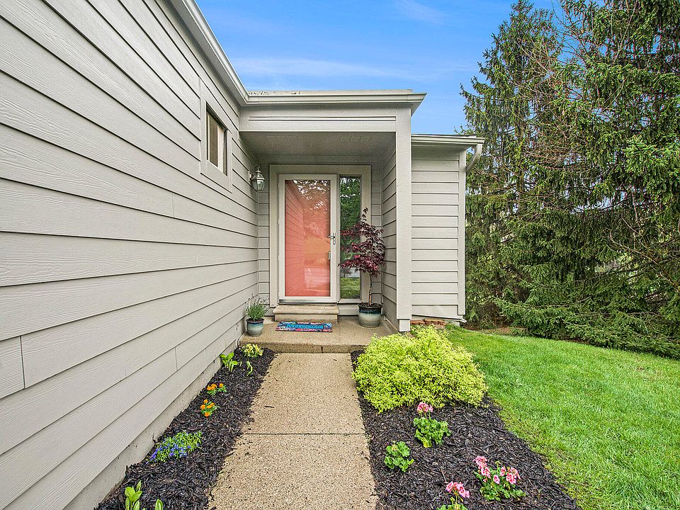 1st image of 689 Watersedge Dr