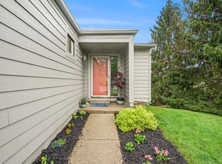 689 Watersedge Dr, Ann Arbor, MI 48105