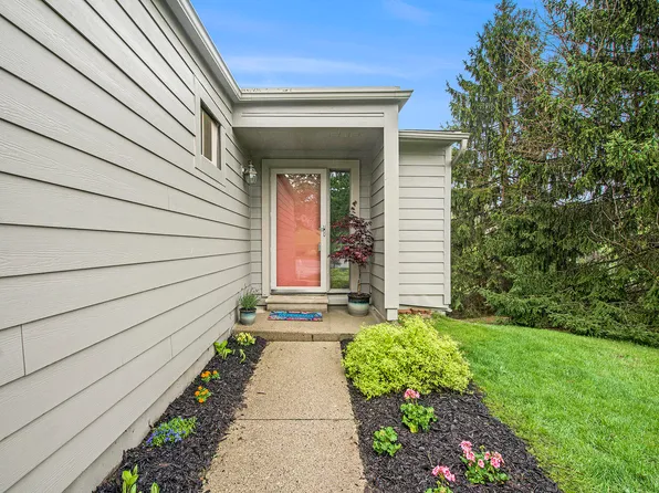 689 Watersedge Dr, Ann Arbor, MI 48105