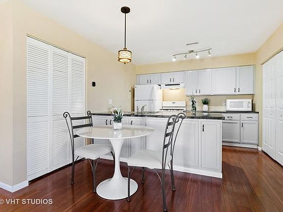 5th image of 1131 Cove Dr