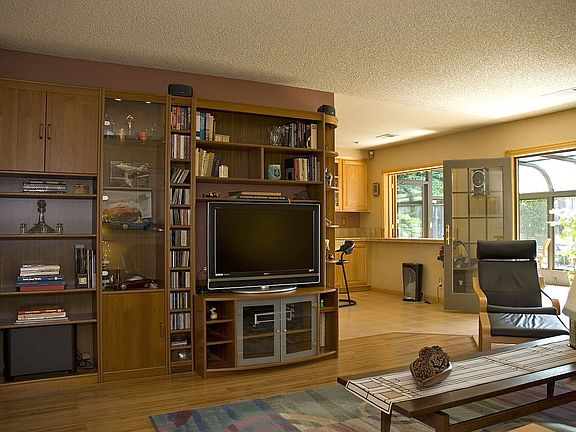 5th image of 32809 Regents Blvd