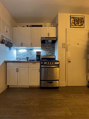 Rented by R New York | media 9