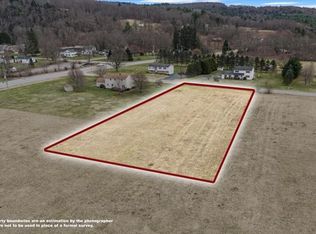 6 Brookside Ln, Chenango Forks, NY 13746