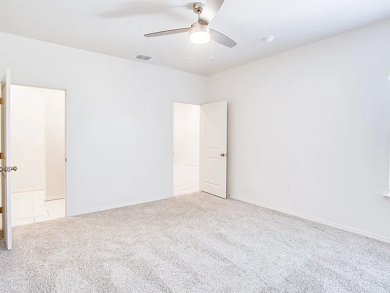 1716 Corpus Ave — Photo 9