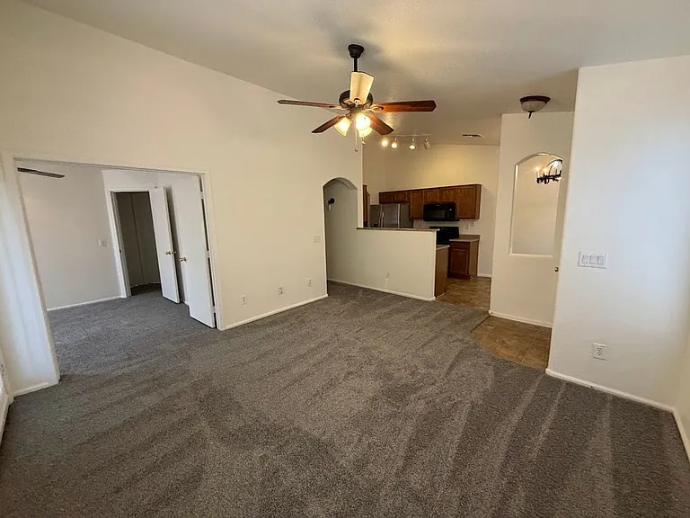 16248 W Moreland St — Photo 7