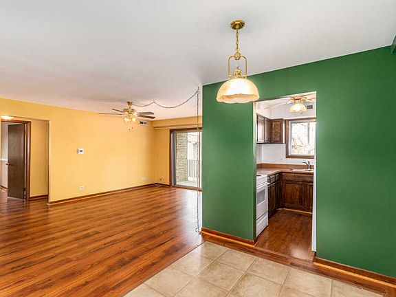 4th image of 13535 S Leclaire Ave #96