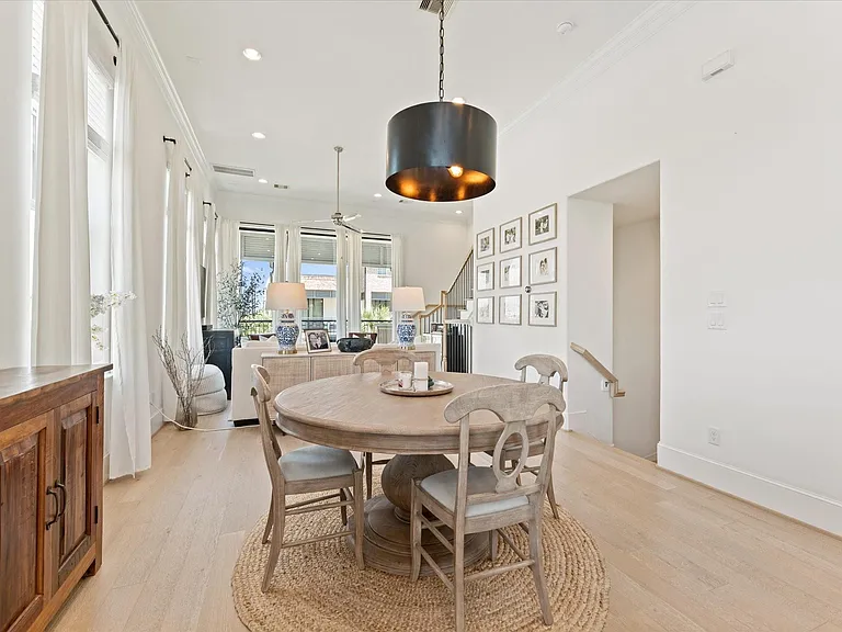 2602 Cottage Grove Green Dr — Photo 12