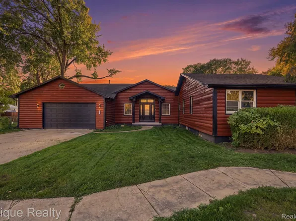 27796 Moran St, Harrison Township, MI 48045
