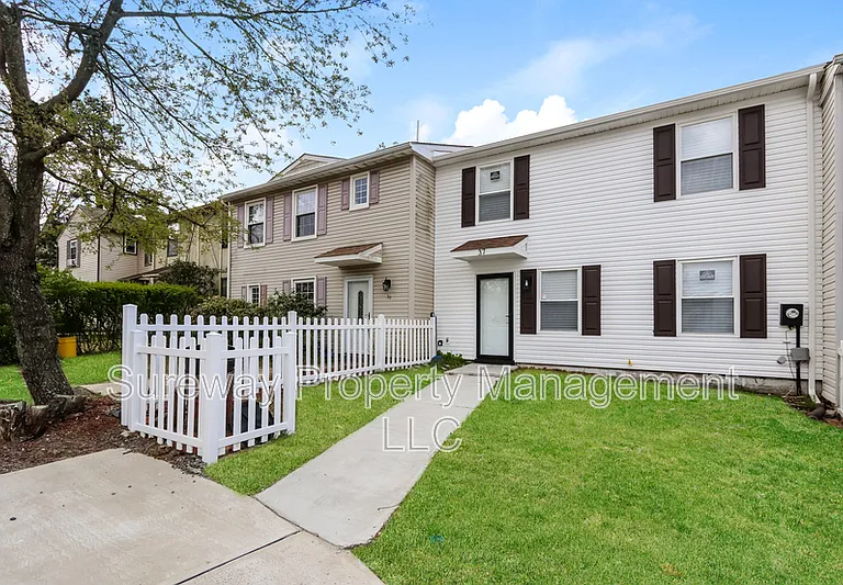 37 Berkshire Rd — Photo 2