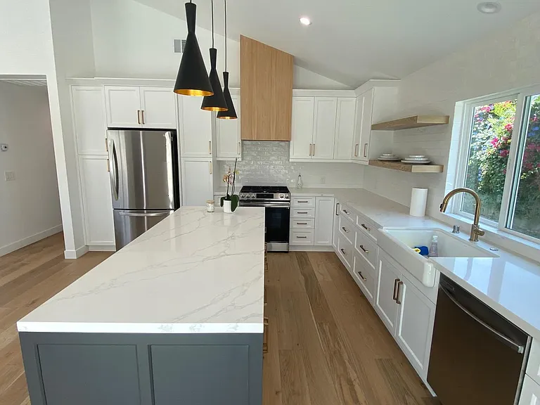 6735 Glade Ave — Photo 7